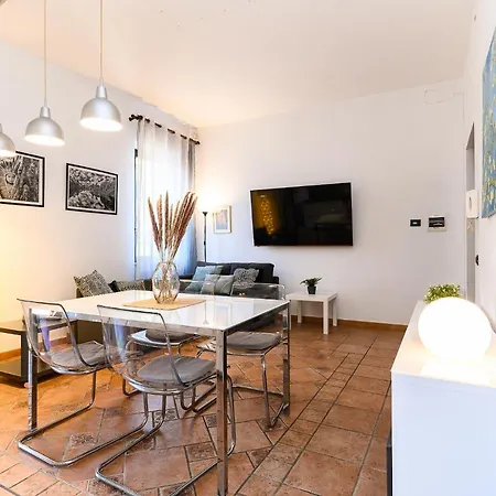 Cozy With Balcony By Ndp Rent