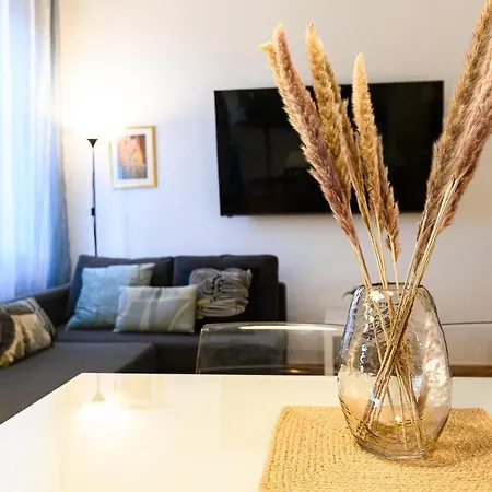 Cozy With Balcony By Ndp Rent Appartement Rome