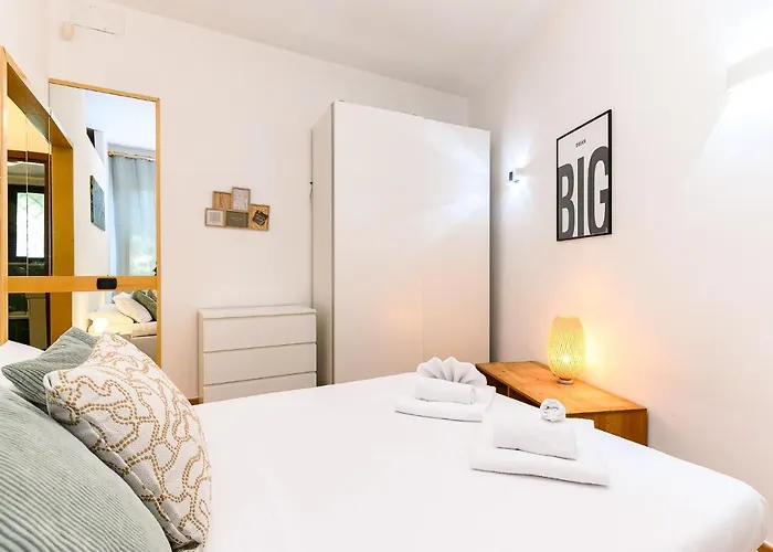 Cozy With Balcony By Ndp Rent Appartamento Roma