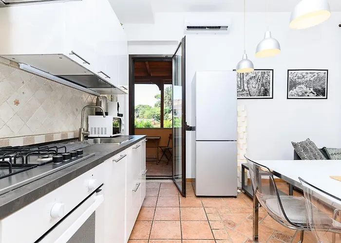 Cozy With Balcony By Ndp Rent Appartamento
