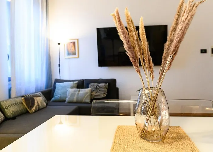 Cozy With Balcony By Ndp Rent Appartamento Roma